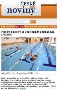 Plavání a cvičení ve vodě pomáhá nemocným kloubům
