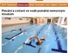 Plavání a cvičení ve vodě pomáhá nemocným kloubům
