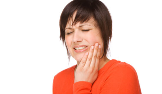 Věděli jste, že při revmatu trpí i dásně?