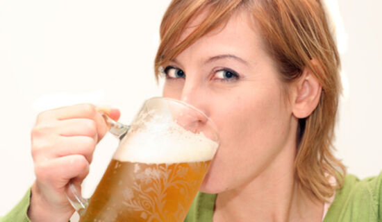 Může být alkohol prevencí proti revmatoidní artritidě?